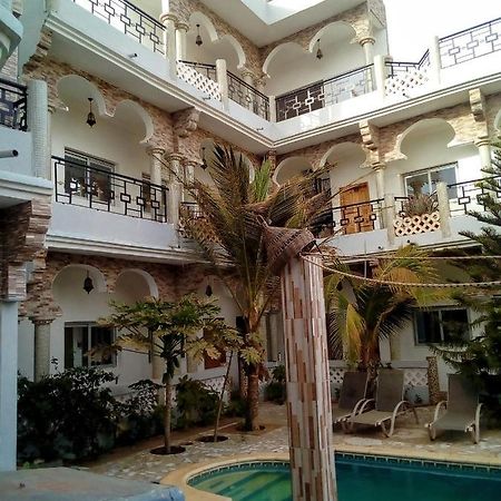Hotel Paradialaw Dakar Esterno foto