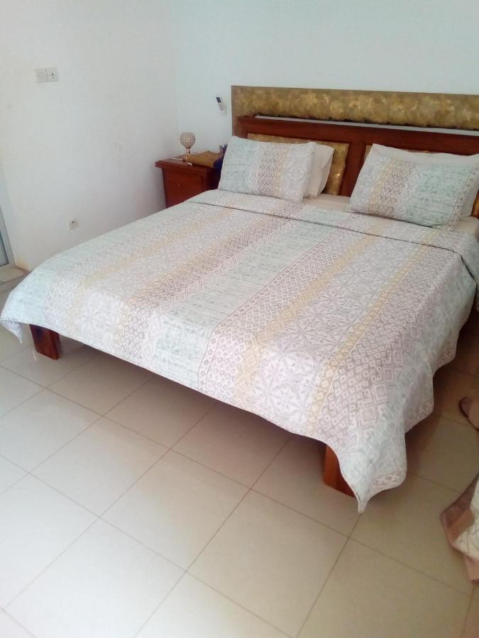Hotel Paradialaw Dakar Esterno foto