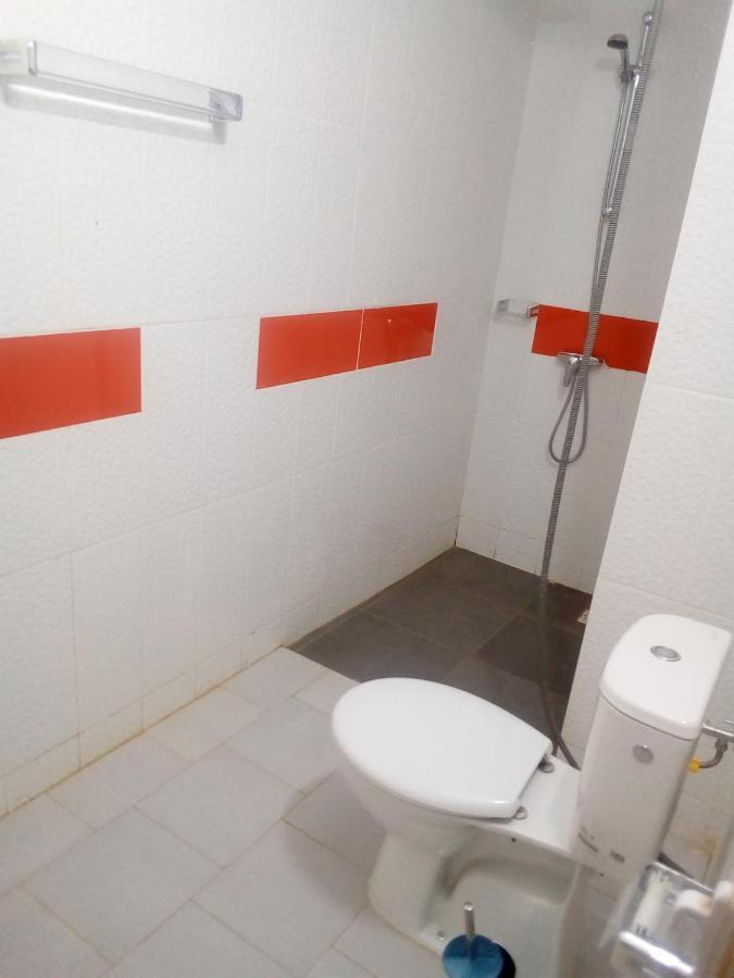 Hotel Paradialaw Dakar Esterno foto
