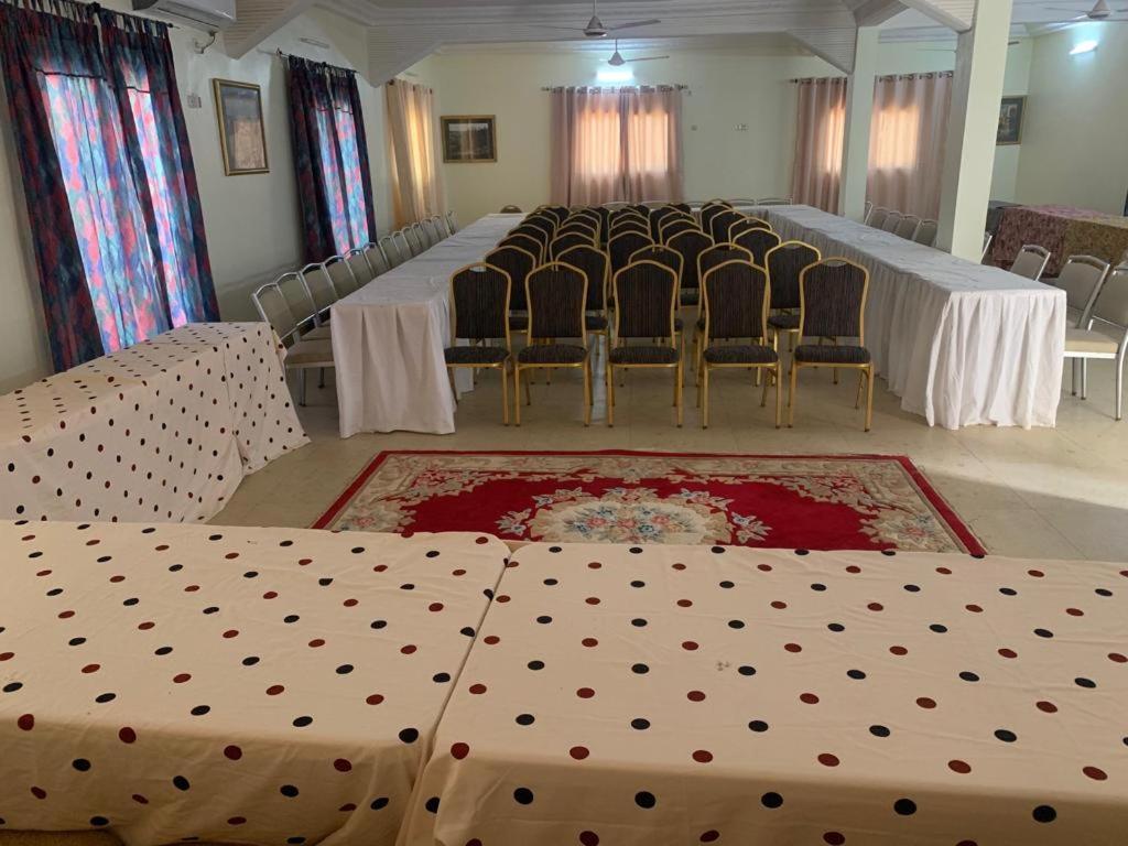 Hotel Paradialaw Dakar Esterno foto