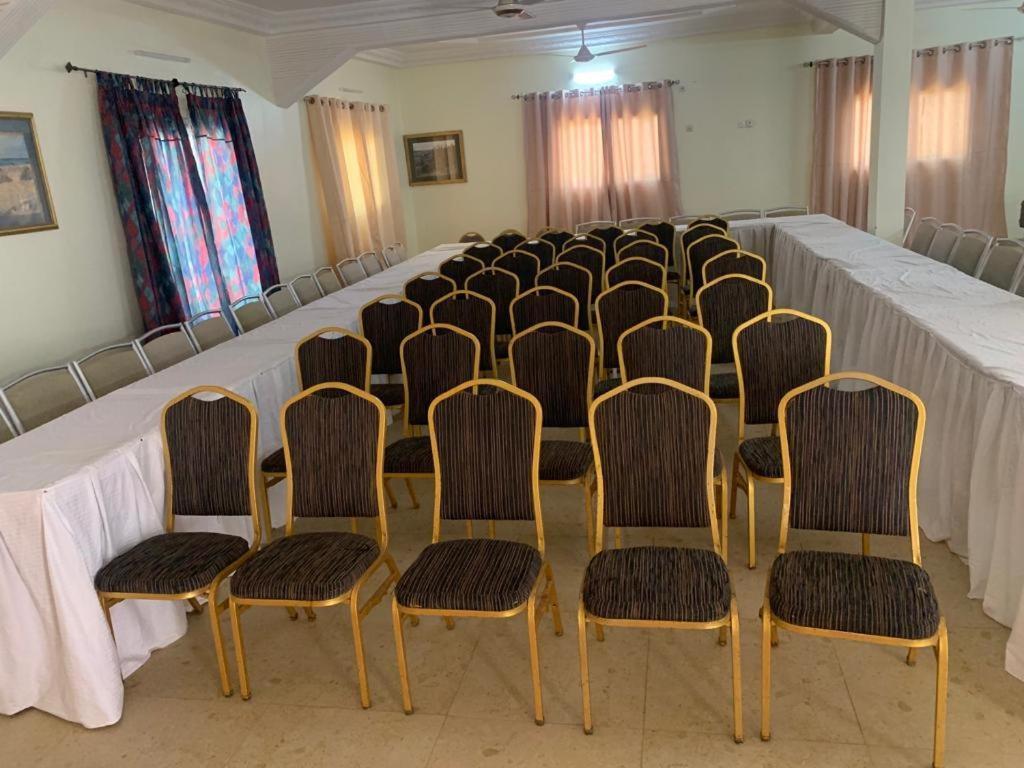 Hotel Paradialaw Dakar Esterno foto